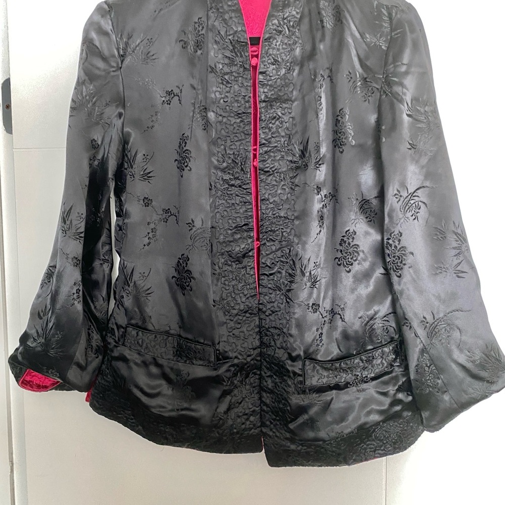 Women's Chinese Fuchsia Satin Blazer - Picture 3 of 8